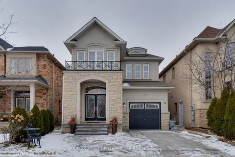 2451 Pine Glen Rd, Oakville, ON L6M 0R6