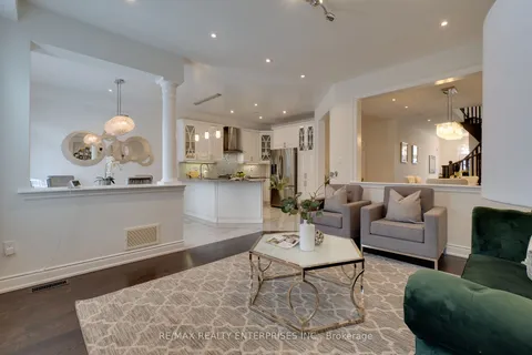 2451 Pine Glen Rd, Oakville, ON L6M 0R6