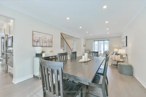 2528 Folkway Dr, Mississauga, ON L5L 2J6