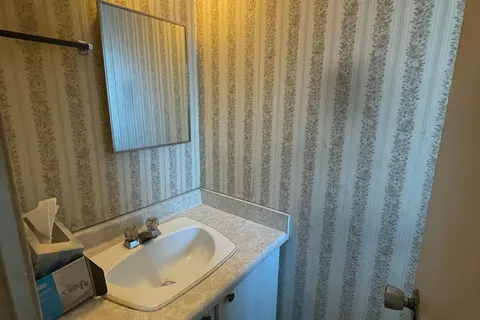 3215 Rymal Rd, Mississauga, ON L4Y 3B8