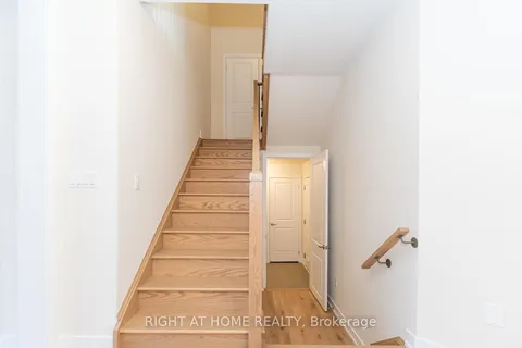 637 Leatherleaf Lane, Milton, ON L9V 1E3