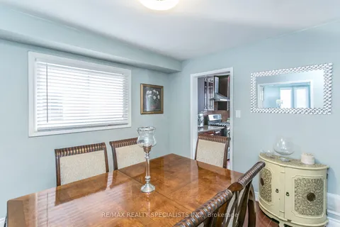 31 CASTLEHILL Rd, Brampton, ON L6X 4E3