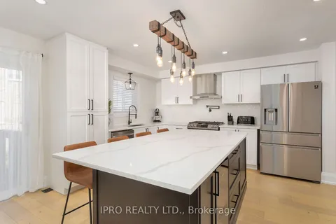 2280 Baronwood Dr, Oakville, ON L6M 0J7