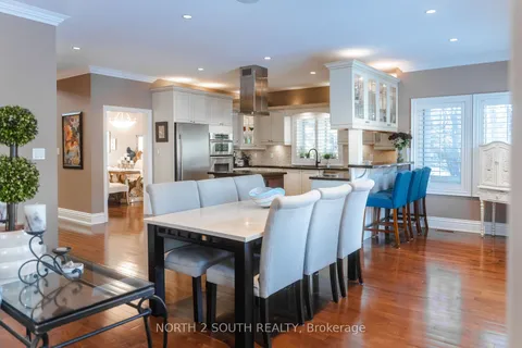 339 Burnhamthorpe Rd, Toronto, ON M9B 2A2