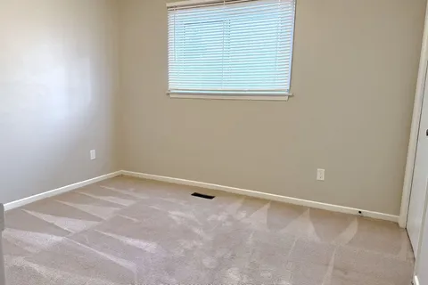 9 Austrey Crt, Toronto, ON M3M 1Y3