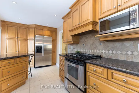 821 Willow Ave, Milton, ON L9T 3E5