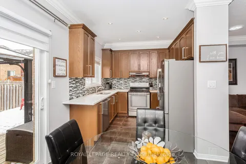 123 Niagara Tr, Halton Hills, ON L7G 0A6