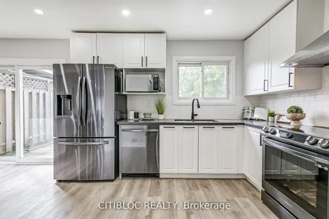28 Navenby Cres, Toronto, ON M9L 1B2