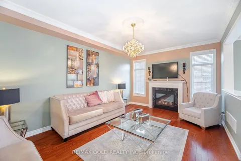 35 Clearfield Dr, Brampton, ON L6P 3L5