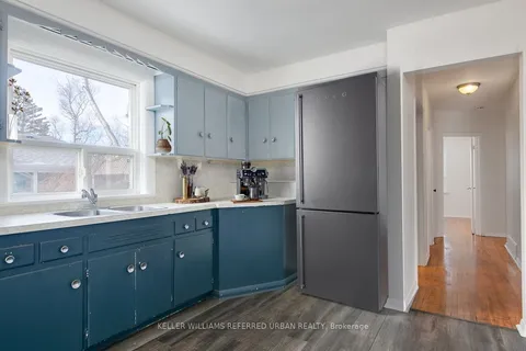 28 Cloverhill Rd, Toronto, ON M8Y 1T3