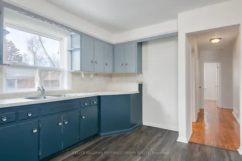 28 Cloverhill Rd, Toronto, ON M8Y 1T3