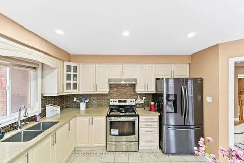 72 Eastbrook Way, Brampton, ON L6P 1K6