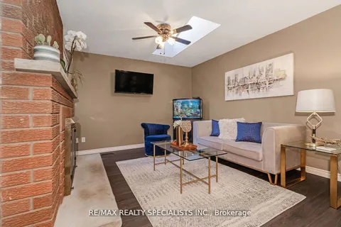 12 Willowcrest Crt, Brampton, ON L6X 2X8