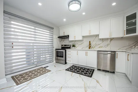 143 Earnscliffe Circ, Brampton, ON L6T 2B6