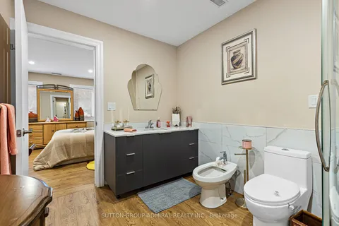 42 Glen Long Avenue, Toronto, ON M6B 2M2