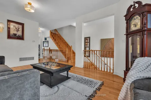 34 Betty Nagle St, Toronto, ON M9M 0E2