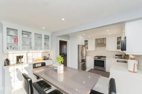 4446 Gladebrook Cres, Mississauga, ON L5V 1E4