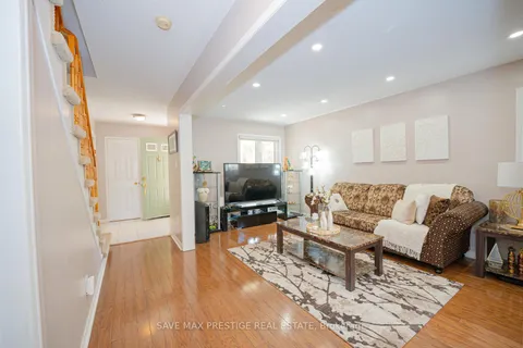 3887 Rippleton Lane, Mississauga, ON L5N 6V7