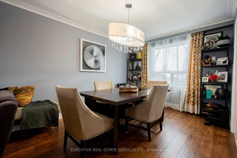 47 Foxrun Ave, Toronto, ON M3L 1L9