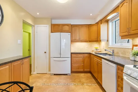 1180 Falgarwood Dr, Oakville, ON L6H 2L3