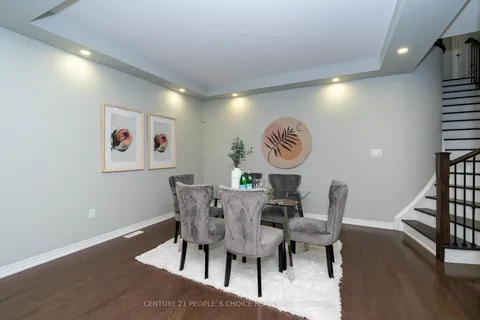 381 Dahlia Tr, Oakville, ON L6M 1L4