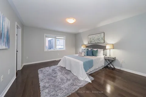 381 Dahlia Tr, Oakville, ON L6M 1L4