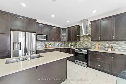 409 Edenbrook Hill Dr, Brampton, ON L7A 5E8