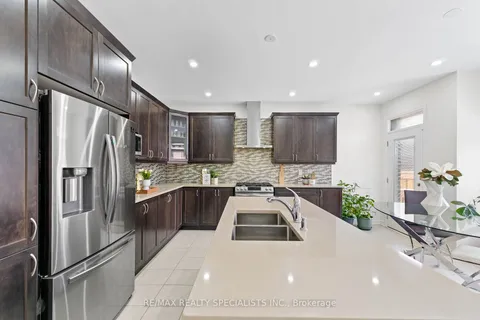 409 Edenbrook Hill Dr, Brampton, ON L7A 5E8