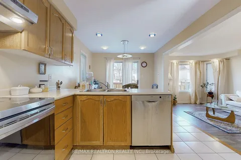 5923 Leeside Cres, Mississauga, ON L5M 5L8