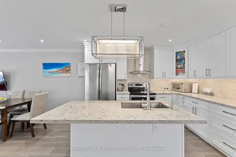 1295 Barberry Green, Oakville, ON L6M 2A8