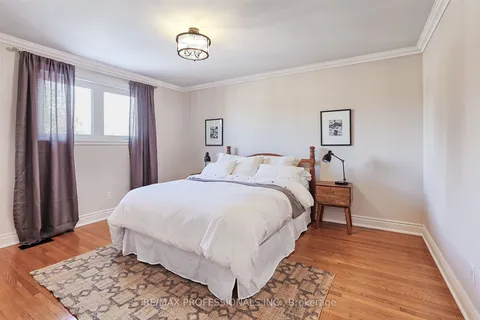 8 Castlebar Rd, Toronto, ON M8Z 2J5