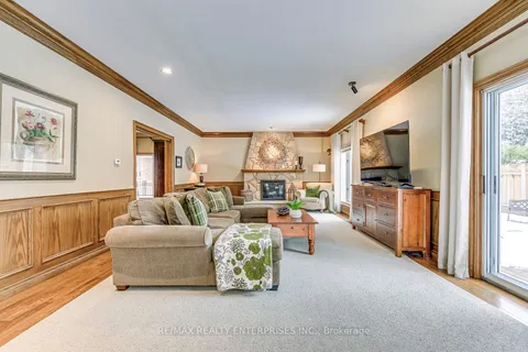 1935 Calgary Crt, Mississauga, ON L5H 4J1