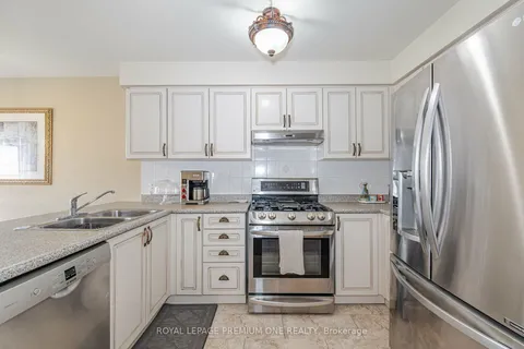 50 Big Moe Cres, Brampton, ON L6P 1J7