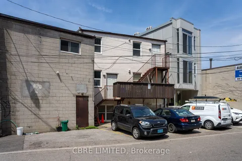 3335 Dundas Street, Toronto, ON M6P 2A6