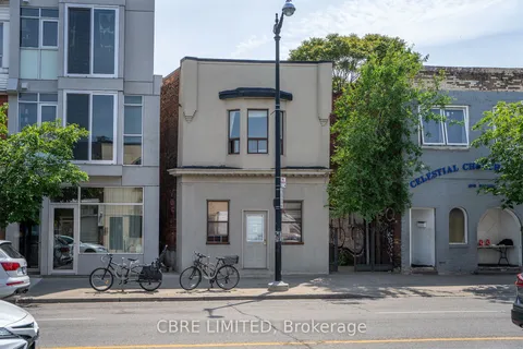 3335 Dundas Street, Toronto, ON M6P 2A6