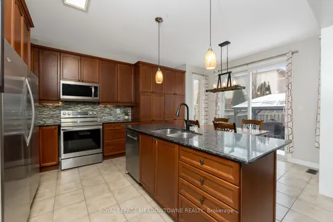 260 McDougall Crossing, Milton, ON L9T 0N7