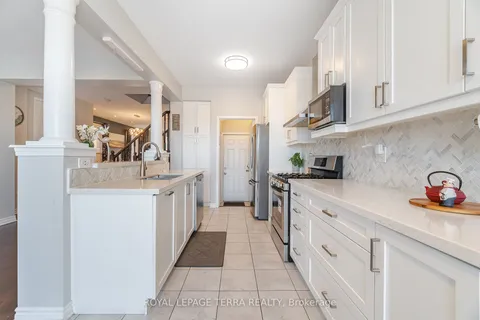 1407 Chretien St, Milton, ON L9E 1G7