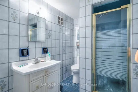 298 Hullmar Dr, Toronto, ON M3N 2G1