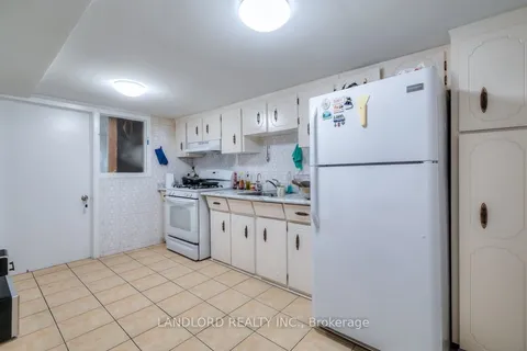 298 Hullmar Dr, Toronto, ON M3N 2G1