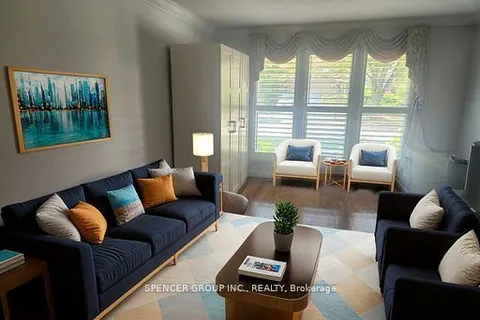 1856 Briarcrook Cres, Mississauga, ON L4X 1X4