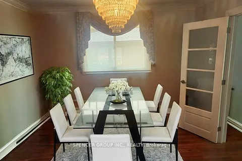 1856 Briarcrook Cres, Mississauga, ON L4X 1X4