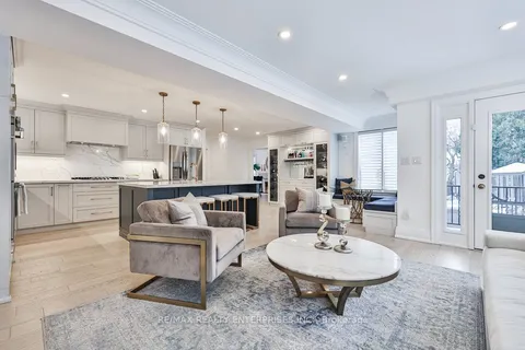 65 Inglewood Dr, Mississauga, ON L5G 1X7