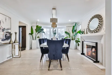 65 Inglewood Dr, Mississauga, ON L5G 1X7