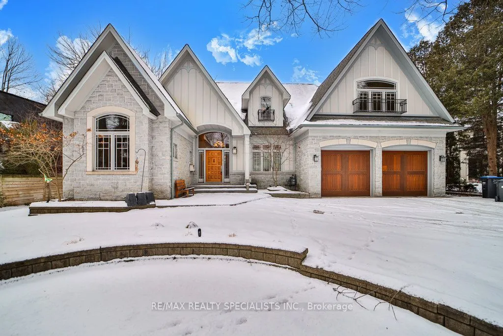1402 Aldo Dr, Mississauga, ON L5H 3E9