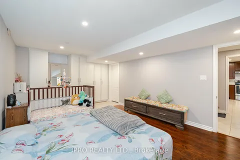 14 Valleywest Road, Brampton, ON L6P 2J9