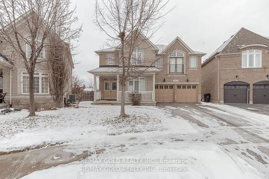 37 DELMONICO Rd, Brampton, ON L6P 2W8
