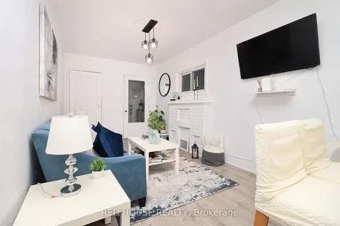 95 Tenth St, Toronto, ON M8V 3E9