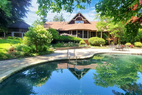 2222 Bennington Gate, Oakville, ON L6J 5Z5