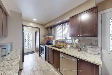824 Eaglemount Cres, Mississauga, ON L5C 1N9