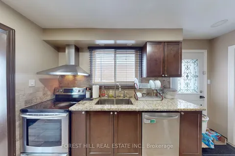 824 Eaglemount Cres, Mississauga, ON L5C 1N9